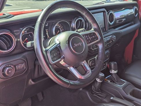 Used 2021 Jeep Wrangler Unlimited Sahara image 9