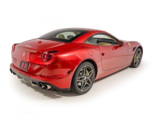 Used 2015 Ferrari California T RWD image 7