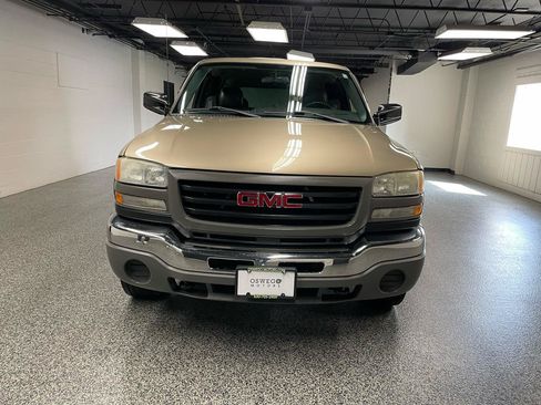 Used 2004 GMC Sierra 2500 W/T AWD/4WD image 7