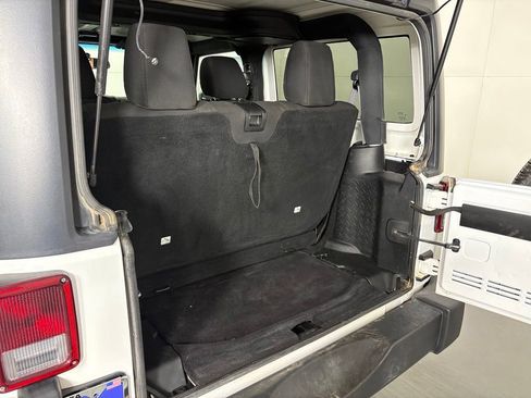 Used 2017 Jeep Wrangler Sport w/ Quick Order Package 24S AWD/4WD image 33