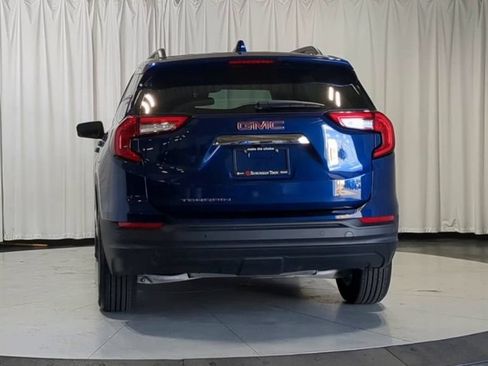 Used 2023 GMC Terrain SLE w/ Driver Convenience Package FWD image 9