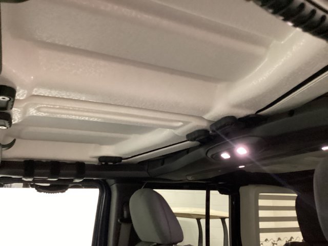 Used 2025 Jeep Wrangler Unlimited Sport AWD/4WD image 27