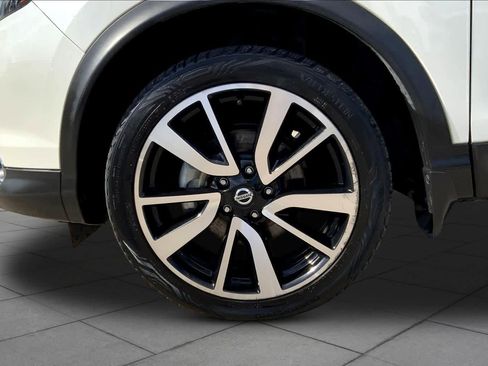 Used 2019 Nissan Rogue Sport SL w/ Premium Package image 11