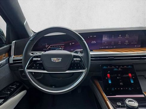 Used 2025 Cadillac Escalade ESV Sport Platinum w/ LPO, ONYX Package image 18