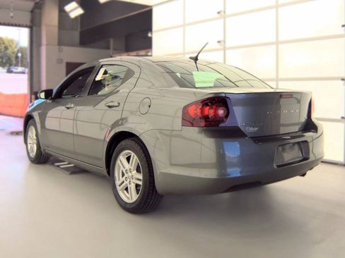 Used 2012 Dodge Avenger SXT FWD image 2