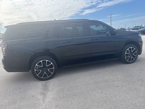 Used 2023 Chevrolet Suburban RST w/ Luxury Package AWD/4WD image 4
