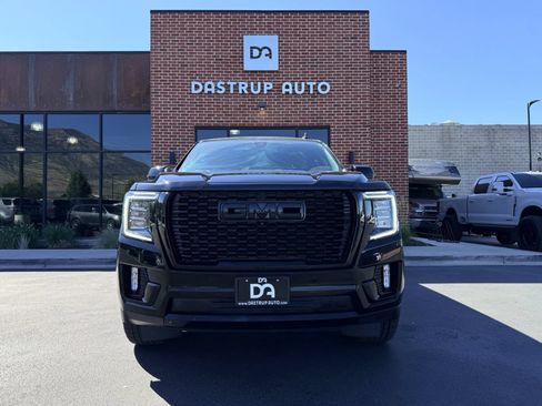 Used 2021 GMC Yukon SLT w/ Rear Media and Nav Package AWD/4WD image 2