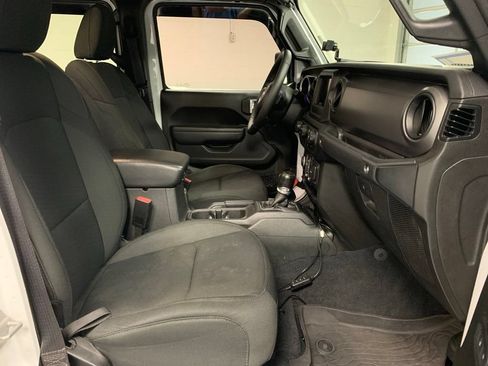 Used 2022 Jeep Gladiator Sport AWD/4WD image 11