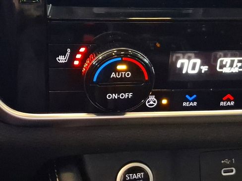 Used 2021 Nissan Rogue SL image 25