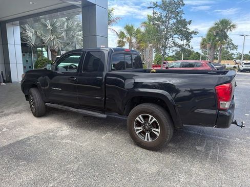 Used 2016 Toyota Tacoma TRD Sport w/ Towing Package RWD image 4