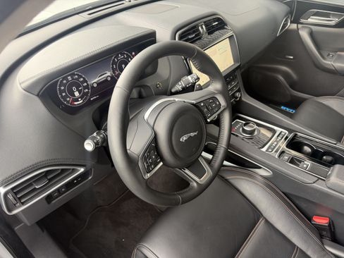 Used 2019 Jaguar F-PACE Prestige AWD/4WD image 4