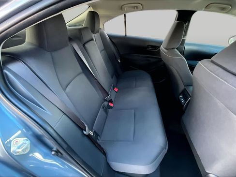 Used 2025 Toyota Corolla LE FWD image 38