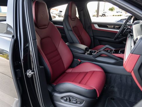 Certified 2026 Porsche Cayenne E-Hybrid Coupe AWD/4WD image 42