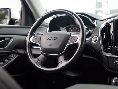 Used 2020 Chevrolet Traverse RS FWD image 35