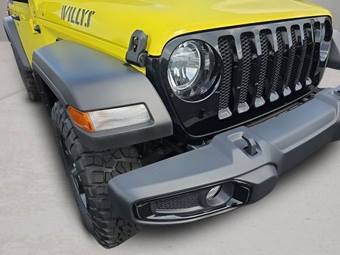 Used 2023 Jeep Wrangler Willys image 10