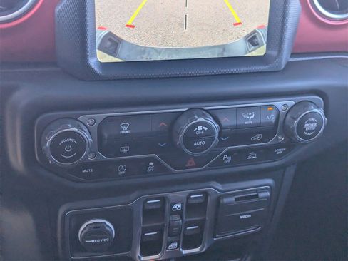 Used 2020 Jeep Gladiator Rubicon image 22