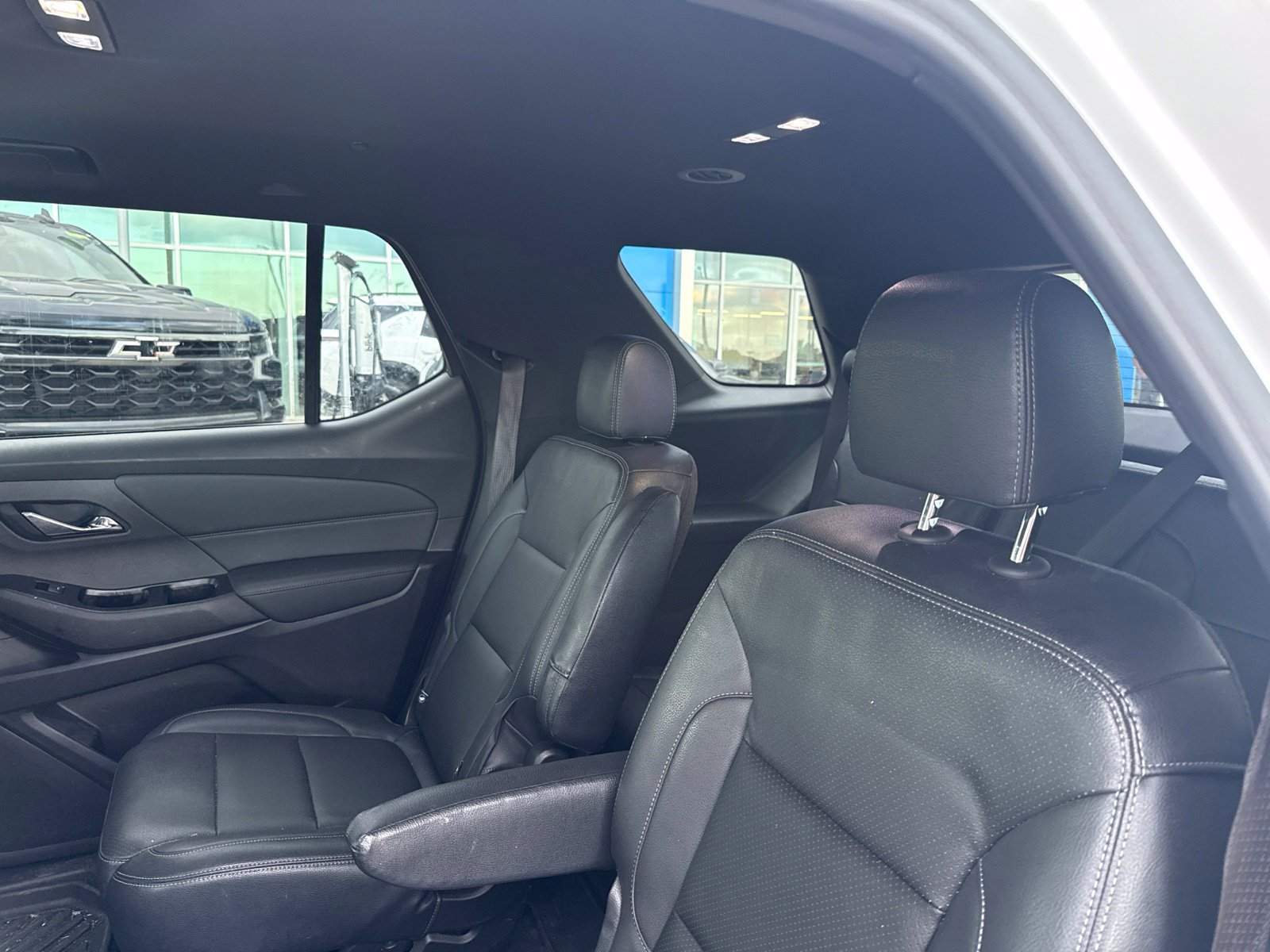 Used 2023 Chevrolet Traverse LT FWD image 10