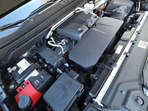 Used 2023 Chevrolet Colorado Z71 image 24