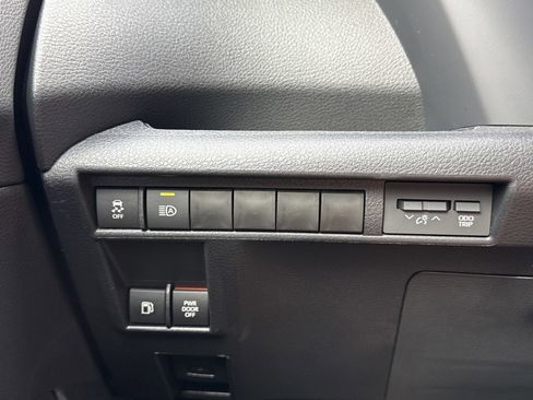 Used 2025 Toyota Sienna XSE image 22