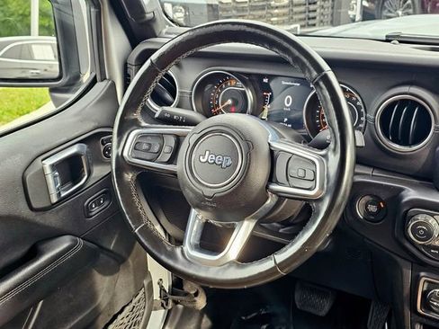 Used 2022 Jeep Gladiator Overland w/ Popular Equipment Package AWD/4WD image 31