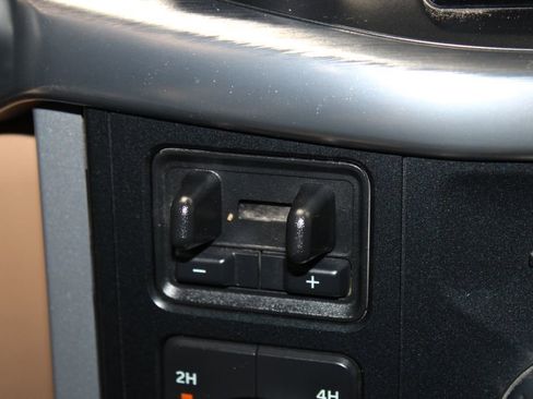 Used 2023 Ford F150 Lariat w/ Trailer Tow Package image 41