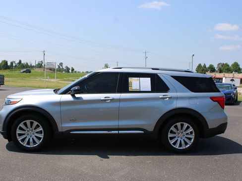 Used 2022 Ford Explorer King Ranch w/ Premium Technology Package RWD image 6