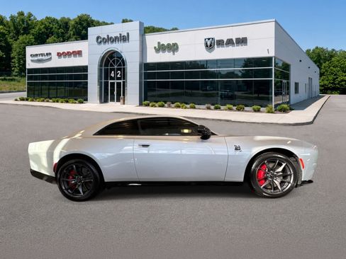 Used 2024 Dodge Charger Daytona Scat Pack w/ Plus Group AWD/4WD image 7
