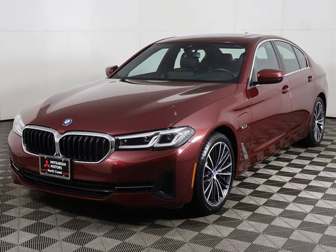 Used 2023 BMW 530e xDrive w/ Convenience Package AWD/4WD image 9