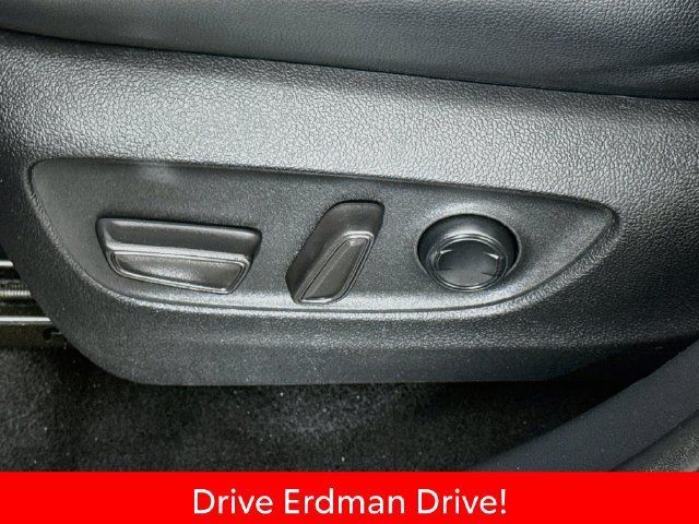Used 2021 Toyota Highlander XLE FWD image 12