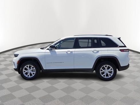 Used 2022 Jeep Grand Cherokee Limited AWD/4WD image 3