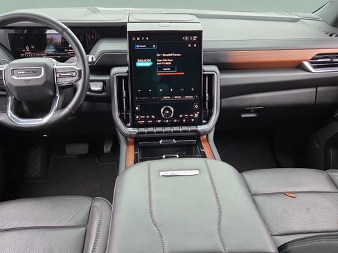 Used 2025 GMC Yukon Denali image 15