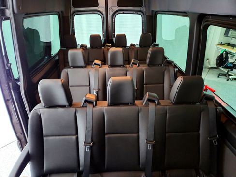 Used 2023 Mercedes-Benz Sprinter 2500 image 17