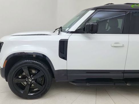 Used 2024 Land Rover Defender 110 X-Dynamic SE AWD/4WD image 10