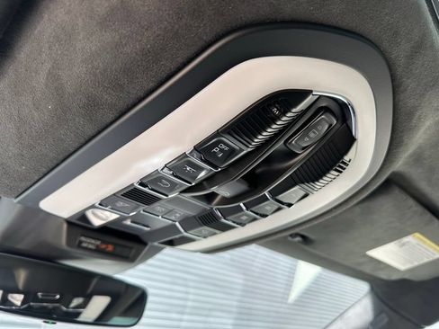 Used 2026 Porsche Macan AWD/4WD image 30