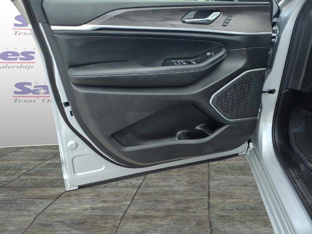 New 2026 Jeep Grand Cherokee Limited AWD/4WD image 12