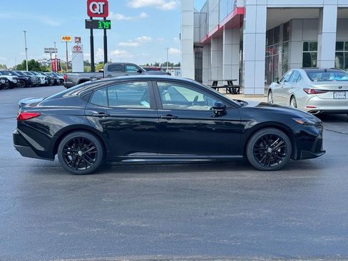 Used 2025 Toyota Camry SE FWD image 2
