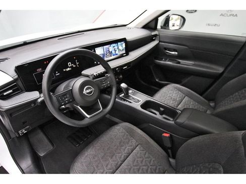 Used 2026 Nissan Kicks SV w/ SV Premium Package FWD image 14