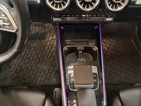 Used 2020 Mercedes-Benz GLB 250 GLB 250 image 18