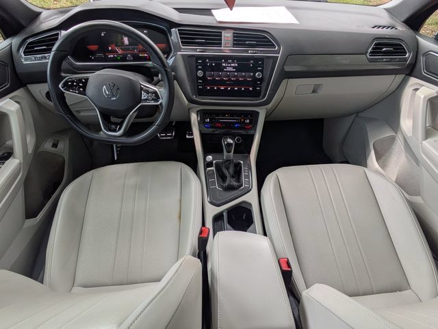 Used 2024 Volkswagen Tiguan SE R-Line FWD image 15