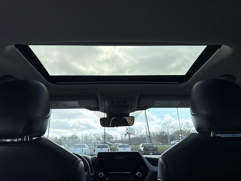 Used 2022 Toyota Highlander Limited image 29