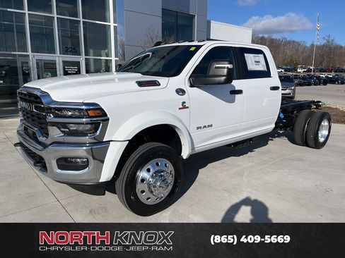 New 2026 RAM 4500 4x4 Crew Cab DRW image 1