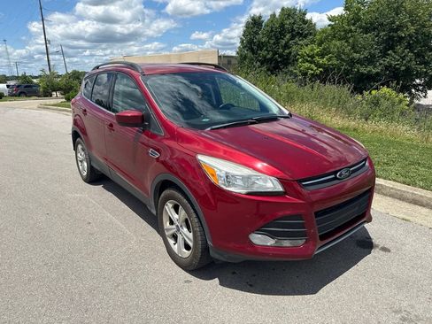 Used 2016 Ford Escape SE w/ Equipment Group 201A AWD/4WD image 2