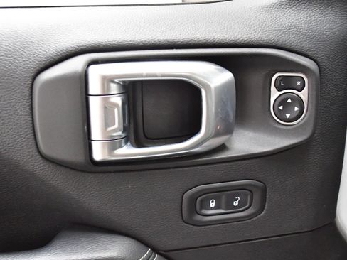 Used 2022 Jeep Wrangler Unlimited Sahara w/ Cold Weather Group image 23