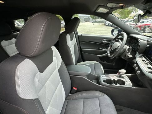 Used 2024 Chevrolet Trax RS FWD image 13