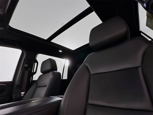 Used 2022 Chevrolet Suburban LT w/ LT Signature Plus Package image 14