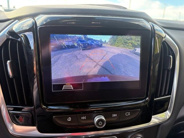 Used 2021 Chevrolet Traverse LT FWD image 15