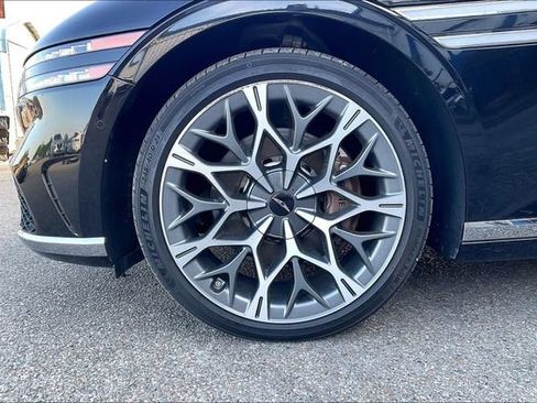 Used 2023 Genesis G90 3.5T AWD/4WD image 5