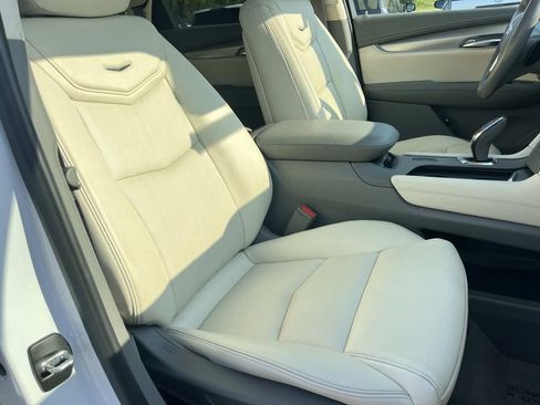Used 2018 Cadillac XT5 Luxury w/ Driver Awareness Package FWD image 29