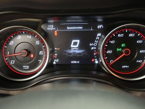 Used 2019 Dodge Charger SXT AWD/4WD image 21