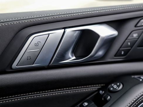 New 2026 BMW X7 xDrive40i w/ M Sport Package image 17